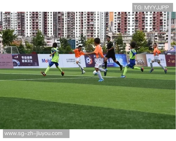 斗俊足球的魅力与激情探索年轻球员的成长与未来发展之路